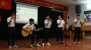 Học sinh thi văn nghệ chào mừng Ngày 20/11