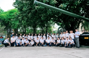 Học sinh tham quan Bảo tàng Chứng tích chiến tranh