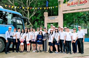 Chương trình về nguồn