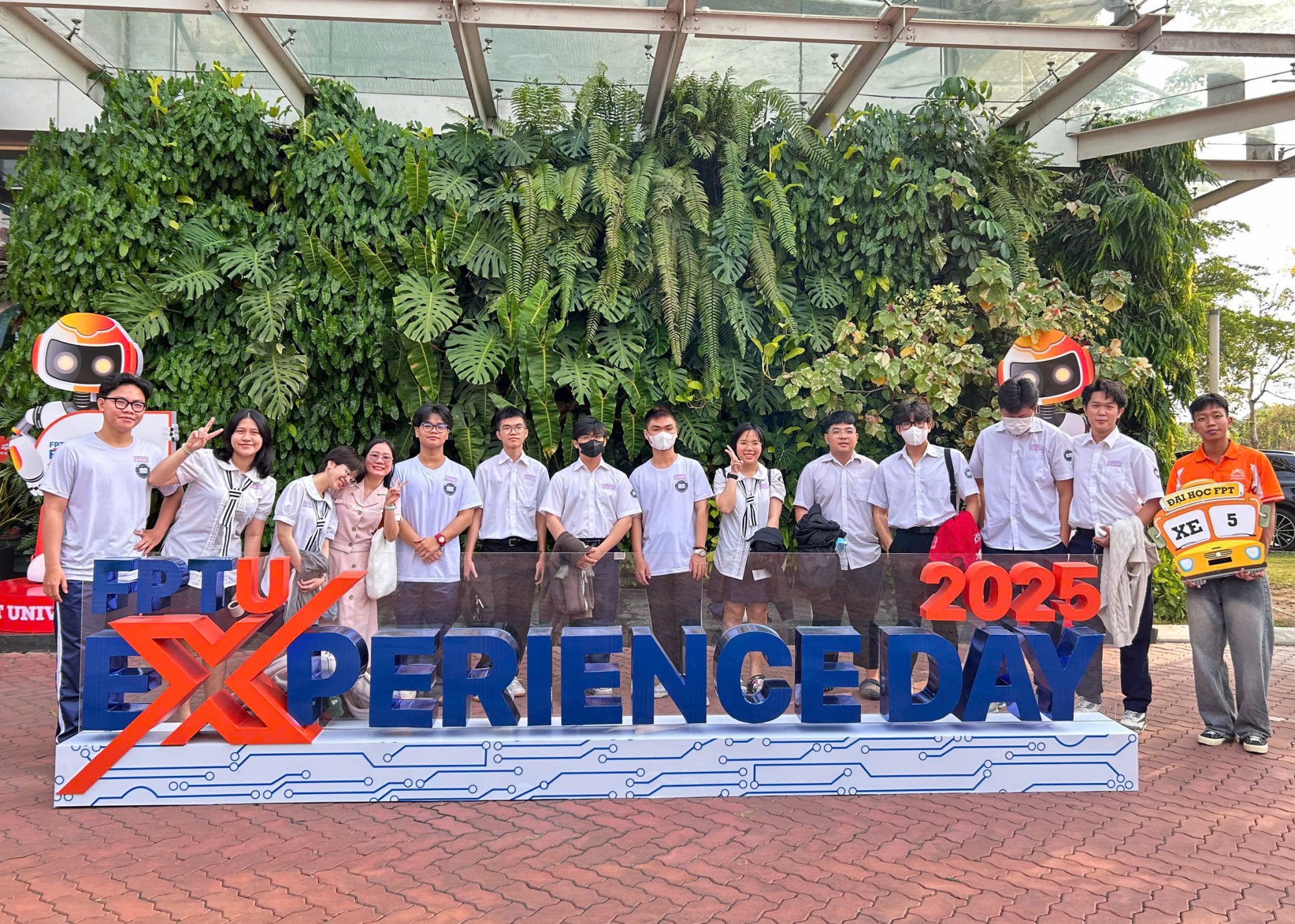 THAM QUAN NGÀY HỘI TUYỂN SINH ĐẠI HỌC FPT